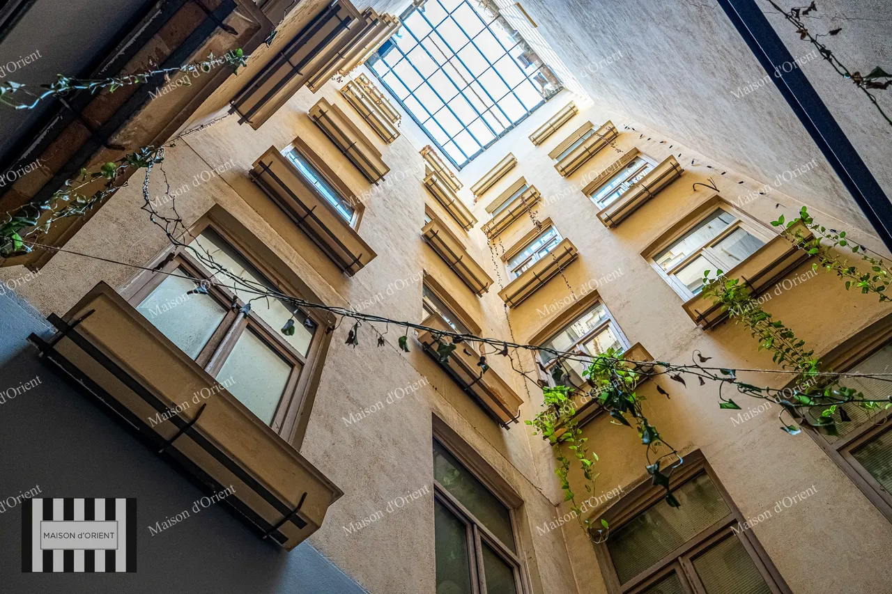 6-Storey Historical Atlas Apartments for Sale in Asmalı Mescit - 2