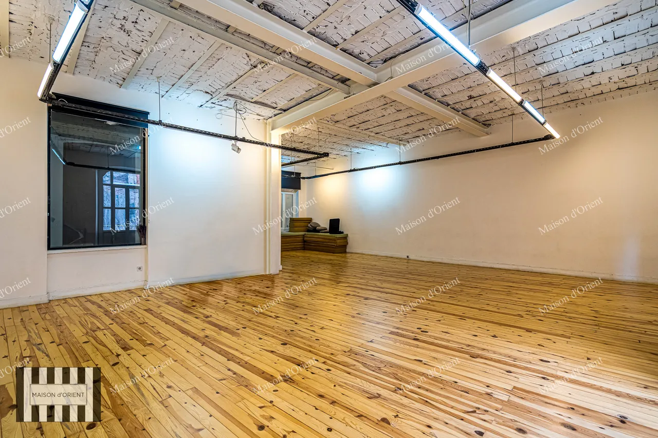 6-Storey Historical Atlas Apartments for Sale in Asmalı Mescit - 4