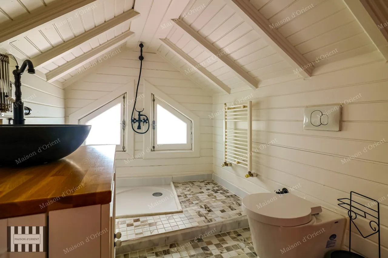 3+1 Detached House with Garden for Sale in Cihangir - 3