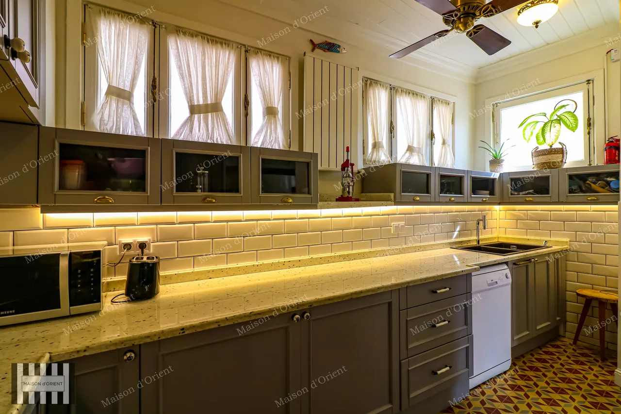 4+1 Historical House for Sale in Aynalı Çeşme - 4