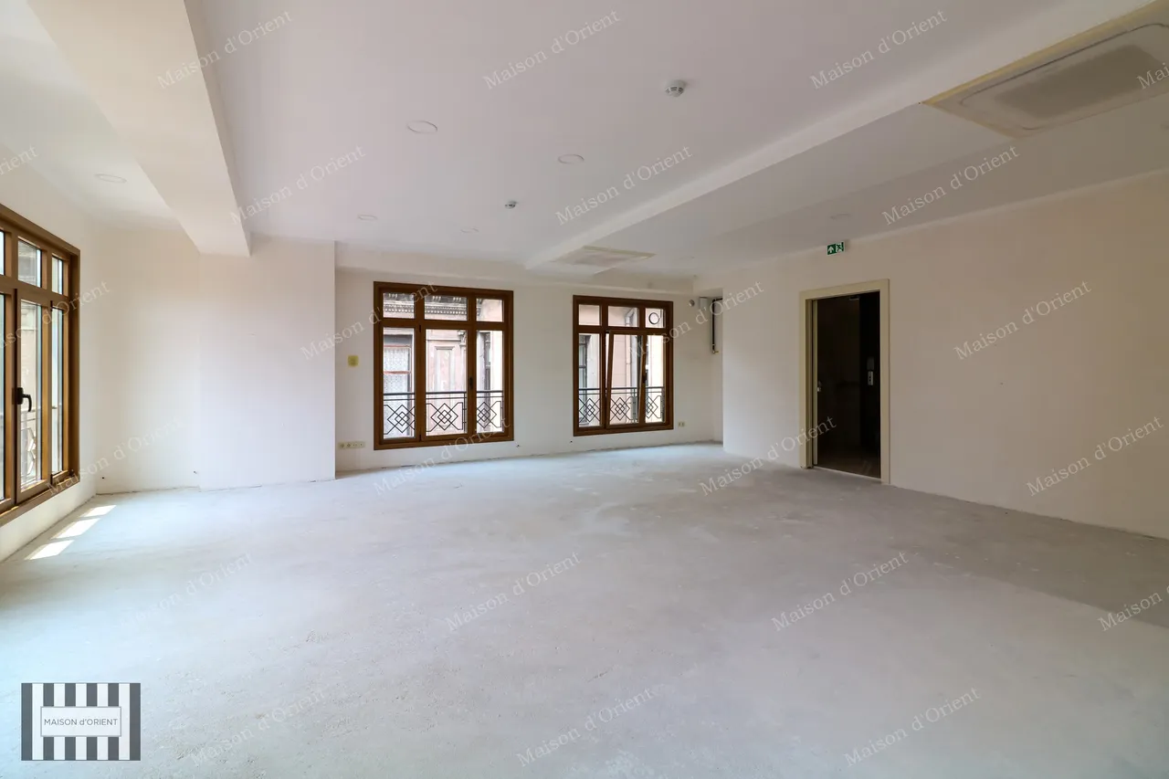 900sqm 5-Storeys Rental Building in Historical Tunel Square - 3