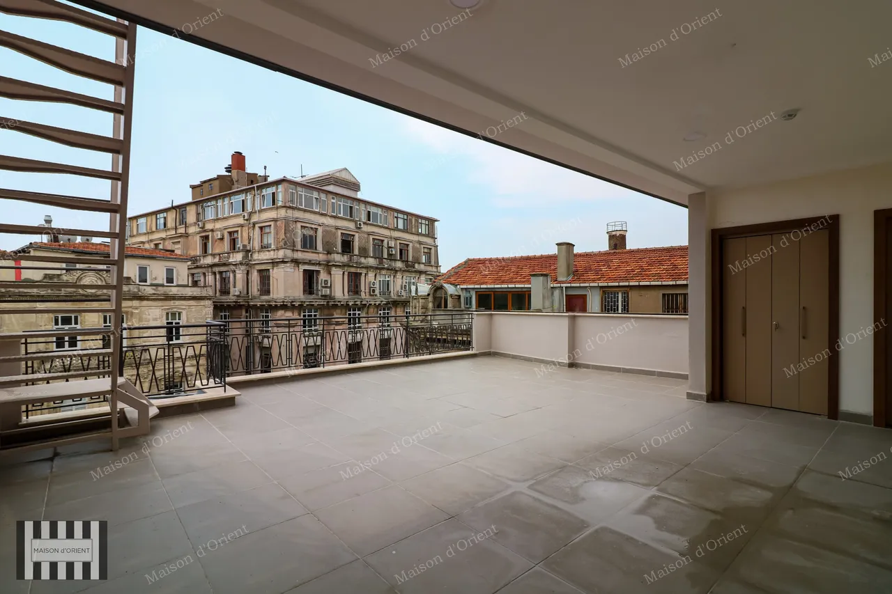 900sqm 5-Storeys Rental Building in Historical Tunel Square - 4