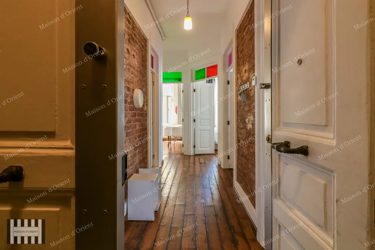 "2+1 Furnished Rental Flat in Historical Apartment, Galata" - 3