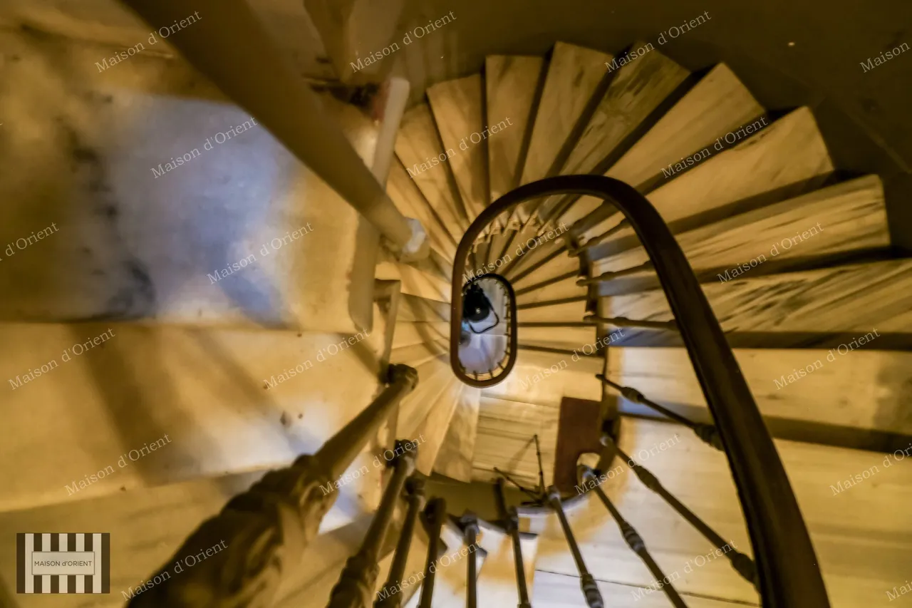 "2+1 Furnished Rental Flat in Historical Apartment, Galata" - 4